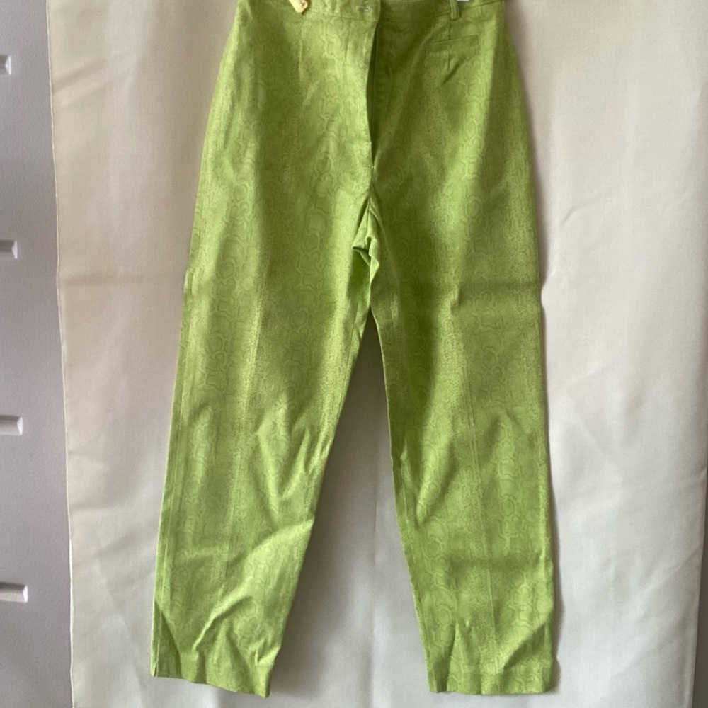 Collin creek green ankle length pants w/ soft snake skin pattern. Size 4
